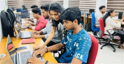 Top Benefits of Software Training for Professionals and Students